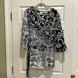 Women’s three-quarter sleeve tunic